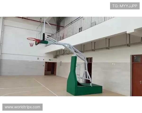 了解篮球持球突破规则，解析实战中的判定要点